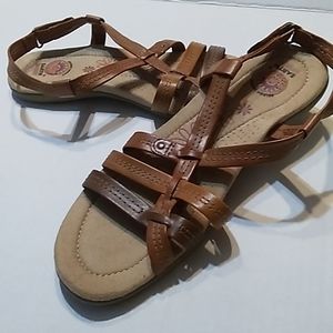 NWOT Earth Spirit sandals brown